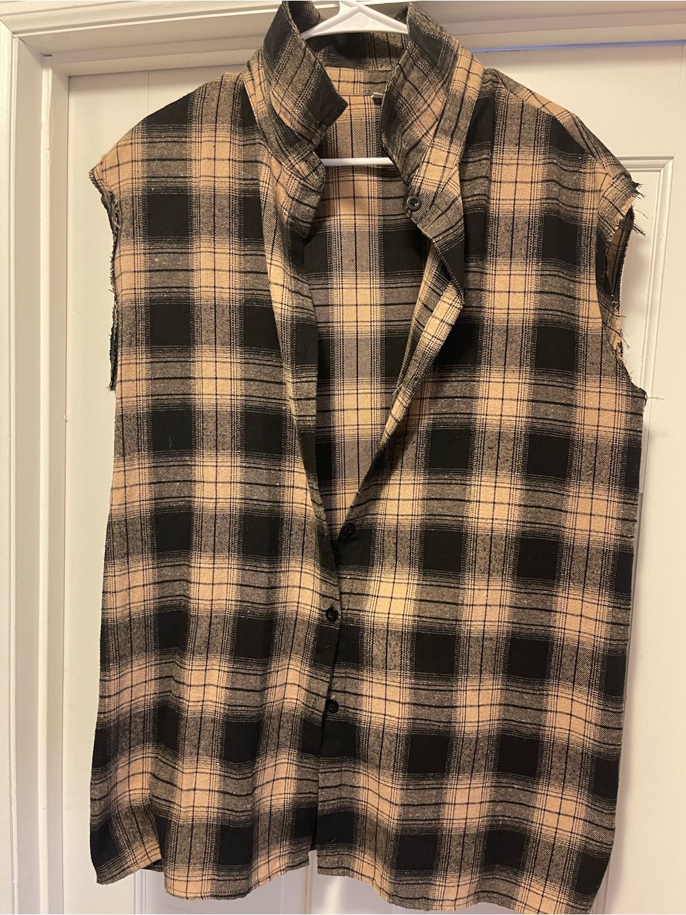 SHEIN Black and Cream Plaid Sleeveless Button-Down Shirt